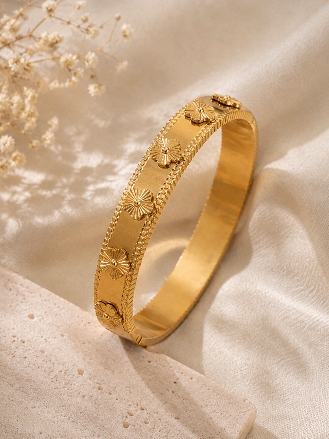 Golden Daisy Bangle 🌼✨