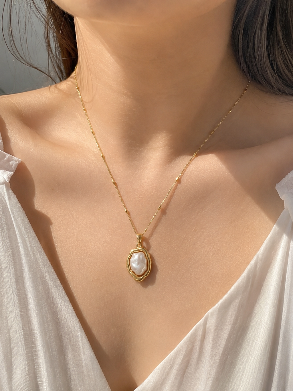 Golden Pearl Pendant Necklace